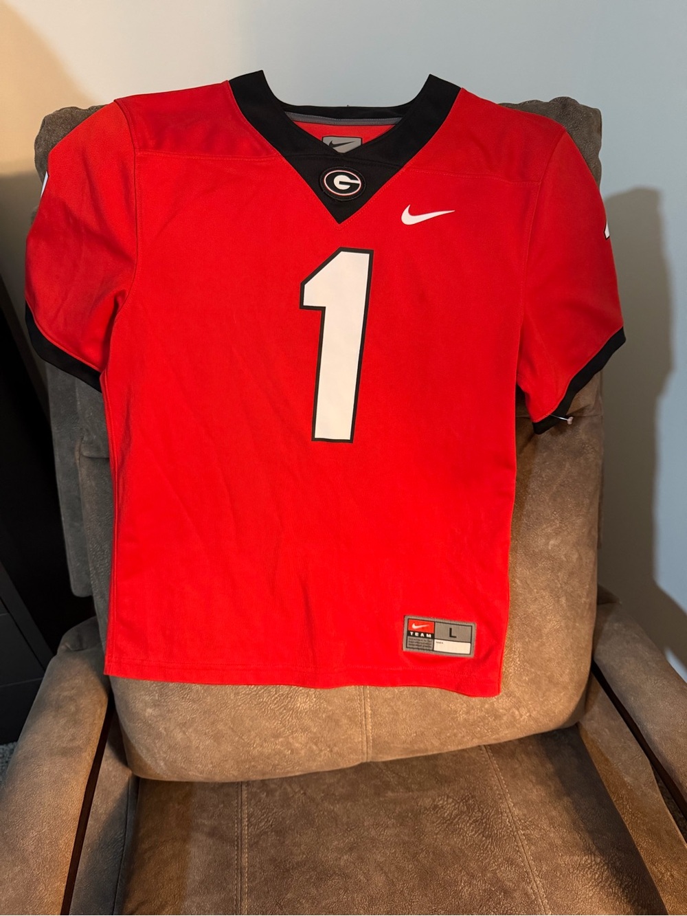 Nike Red Team Athletic Jersey Tee - Picture 1 of 4